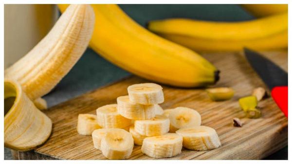 Pisang bisa bantu atasi masalah kulit tangan keriput.