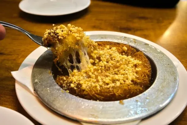 5 Fakta Kunafa yang Jadi Isian Cokelat Viral dari Dubai