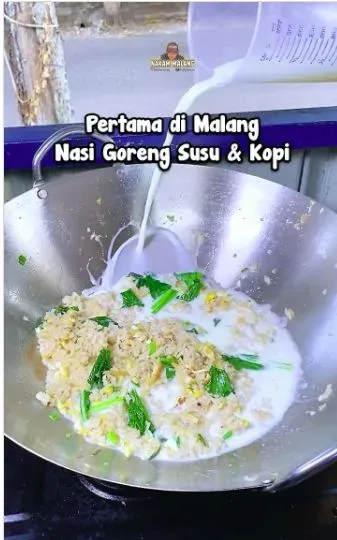 Nasi goreng pakai kuah susu dan kopi bubuk