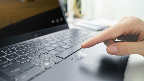 Ilustrasi bidang touchpad pada laptop