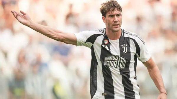Penyerang Juventus, Dusan Vlahovic. 