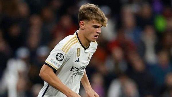 Gelandang serang Real Madrid, Nico Paz ketika tampil di Liga Champions.