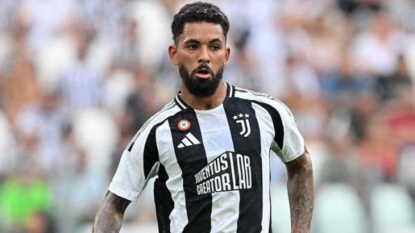 Gelandang Juventus, Douglas Luiz.