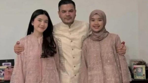 (Kiri) Hasya Anak Sambung Irish Bella