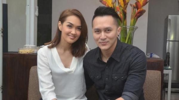 Demian dan Sara Wijayanto