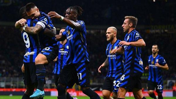 Selebrasi Marcus Thuram dengan para pemain Inter Milan, saat merayakan gol ke gawang Torino, pada giornata 7 Liga Italia Serie A, di Stadion Giuseppe Meazza, Minggu (6/10/2024).
