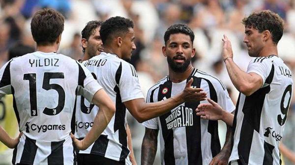 Douglas Luiz saat tampil memperkuat Juventus.