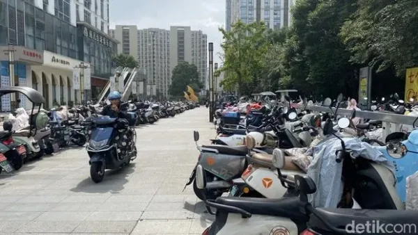 Pemotor di China pakai selimut