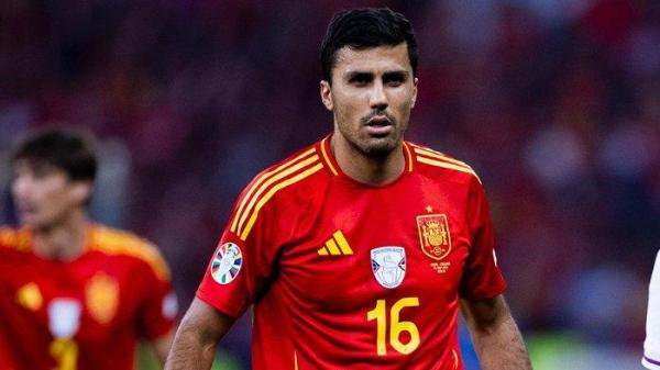 Gelandang asal Spanyol, Rodri saat tampil di Piala Eropa 2024. (Twitter / @SEFutbol)