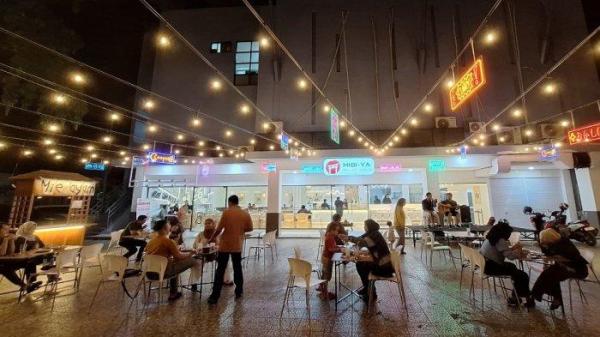 Suasana Hibiya Bakery Cafe & Curry House.