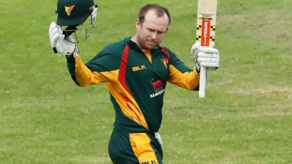 6,6,6,6,6,6.... This bald Australian player created a stir, created history and played a stormy inning of 229 runs in ODI cricket. 1