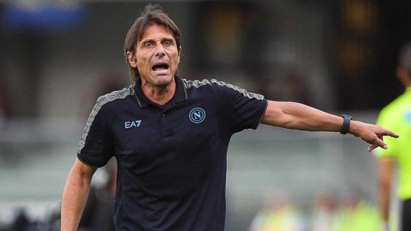 Pelatih Napoli, Antonio Conte.