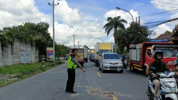 Satlantas Polres Semarang melakukan olah TKP kecelakaan