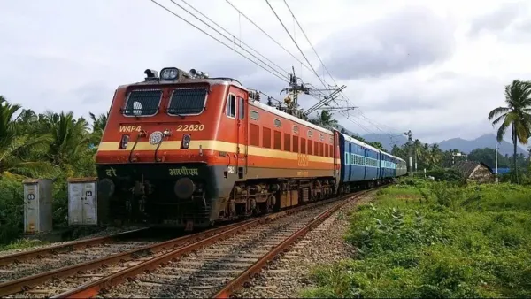 Bareilly: A young man reached the railway track while talking on the phone, died tragically after being hit by a train.