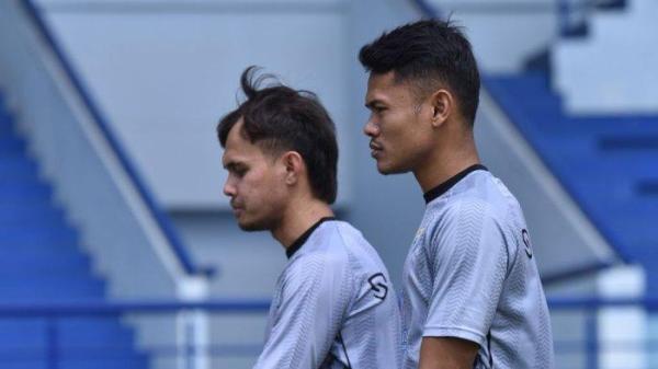 Rezaldi Hehanussa dan Dimas Drajad tak dibawa pelati Persib Bandung Bojan Hodak ke Singapura untuk melawan Lion City Sailors. Kamis (7/11/2024).