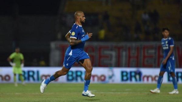 Striker asal Brasil David da Silva dalam pertandingan Persib Bandung dalam musim kompetisi Liga 1 2024/2025.