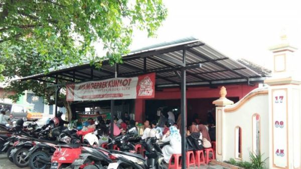 Warung ayam geprek Kumlot