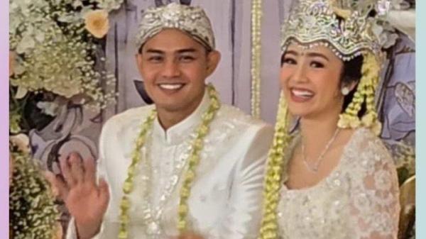 Pemain film Febby Rastanty dan Drajad Djumantara resmi menikah, Sabtu (9/11/2024). Febby Rastanty dan Drajad Djumantara menggelar akad nikah di Gedung The Tribrata, Jalan Dharmawangsa, Kebayoran Baru, Jakarta Selatan.
