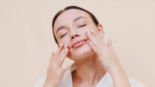 ways to use castor oil for skin 1731304172399