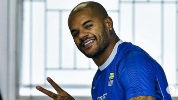 David da Silva sudah kembali dalam sesi latihan Persib Bandung pada Kamis (5/9/2024). Kabar kembalinya sang pemain membuat Bobotoh semringah.