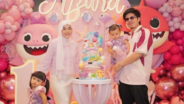 Pakaian Azura di momen ulang tahun gemesin banget