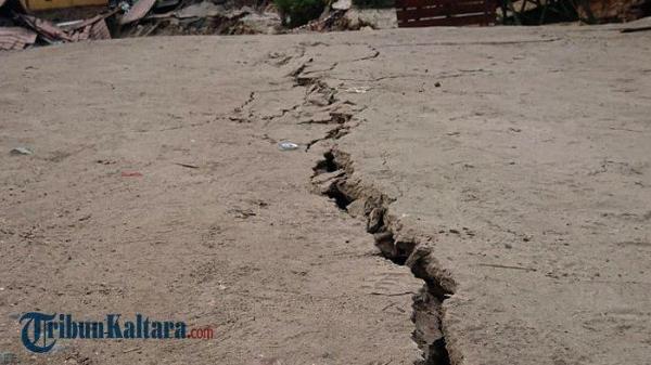 ILUSTRASI - Gempa Bumi. Kekuatan gempa terkini di barat daya Parigi Moutong, Sulawesi Tengah yakni magnitudo 3.2. (TribunKaltara.com)