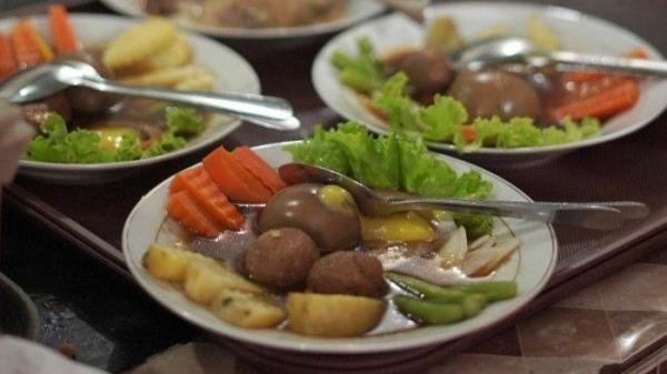 Tenda Biru, satu tempat sarapan di Solo, Jawa Tengah.
