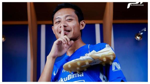 Foto Evan Dimas saat bersergam resmi PSIS Semarang