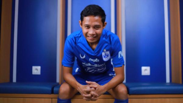 Mantan gelandang Arema FC, yakni Evan Dimas telah resmi bergabung ke PSIS Semarang pada putaran kedua Liga 1 2023 dengan status pinjaman, Selasa 14 November 2023.