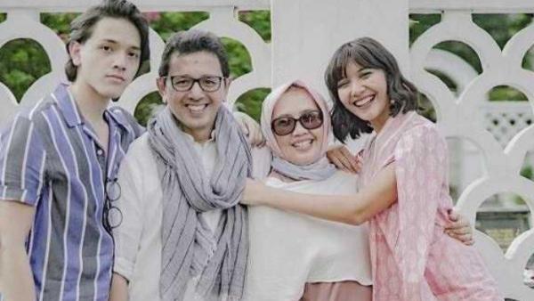 Faishal Tanjung merupakan adik kandung Sheila Dara Aisha