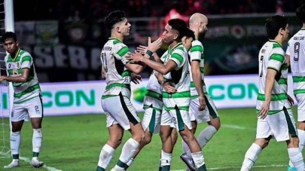 Alfan Suaib bersama Bruno Moreira saat merayakan gol di laga Persebaya Surabaya vs Persibo Bojonegoro