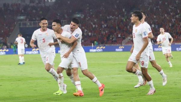 Selebrasi pemain timnas Indonesia usai Marselino mencetak gol saat melawan Arab Saudi pada laga kualifikasi piala dunia zona asia grup C 2026 di SUGBK, Senayan, Jakarta Pusat, Selasa (19/11/2024). Tribunnews/Jeprima