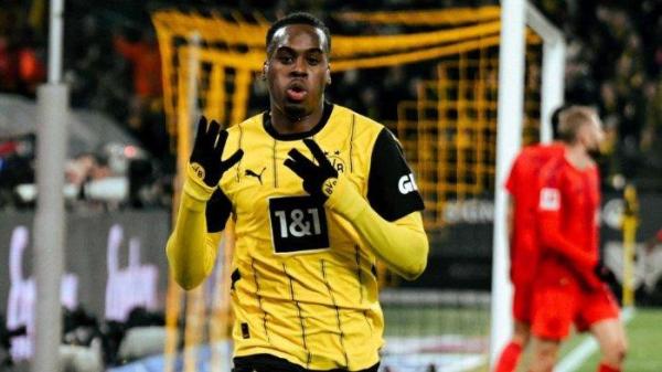 Jamie Gittens Borussia Dortmund 1/12