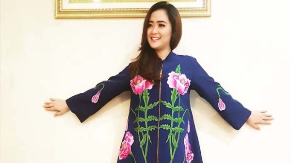 Vega Darwanti mengaku pernah tak akur dengan Ayu Ting Ting.