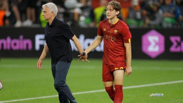 Pemain AS Roma, Edoardo Bove dan Jose Mourinho
