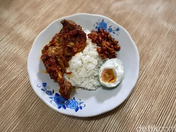 Warung nasi toko bangunan