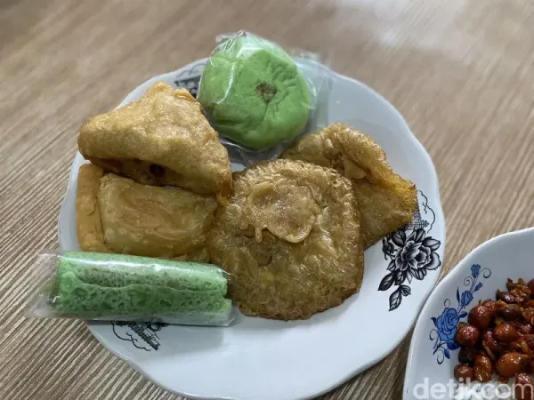 Warung nasi toko bangunan