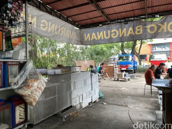 Warung nasi toko bangunan