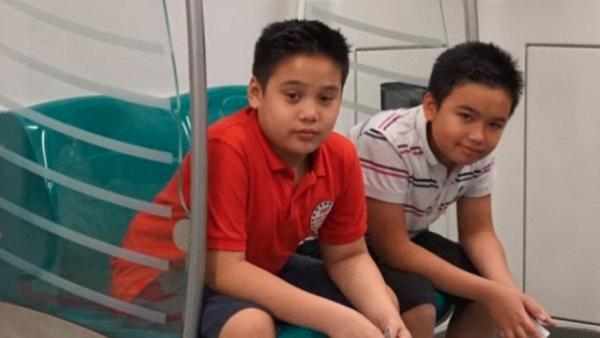 Alih-alih ikuti jejak orang tuanya berkarier di dunia hiburan, Keanu dan Omar ternyata lebih memilih fokus di pendidikan. 