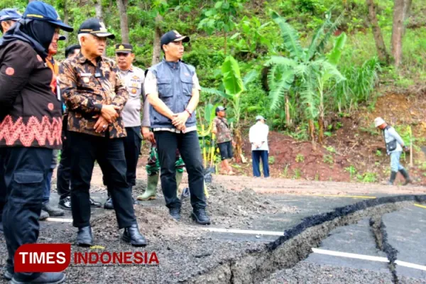 Bupati-Malang-HM-Sanusi-b.jpg