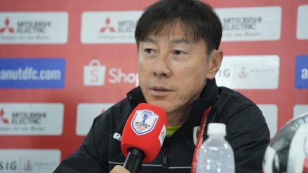 Pelatih Timnas Indonesia Shin Tae-yong menjelaskan pada wartawan mengenai sebab skuadnya hanya bermain imbang kontra Laos.