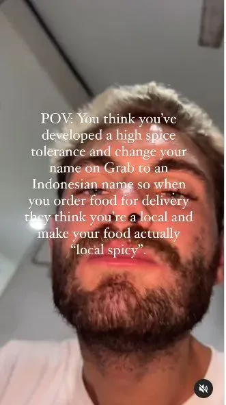 5 Aksi Kocak Bule Saat Cicip Makanan Wagra Lokal Indonesia