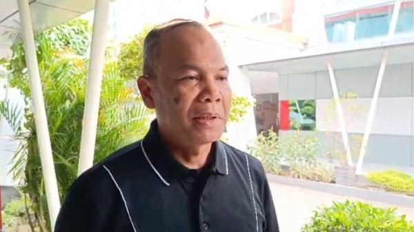 Wahyu Hidayat yang merupakan ayah kandung dari Lutfi saat berada di RS Bhayangkara M Hasan Palembang Jumat (13/12/2024).