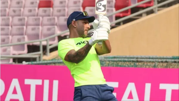 Big Cricket League: Shikhar Dhawan again on fire, hit fours in 15 balls, but the team could not win.