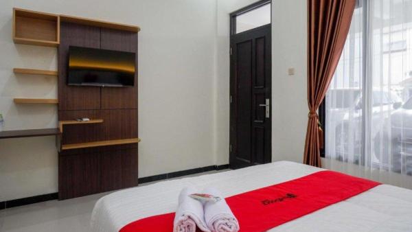 Ilustrasi Salah Satu Tipe Kamar yang ada di RedDoorz near Terminal Tirtonadi 2