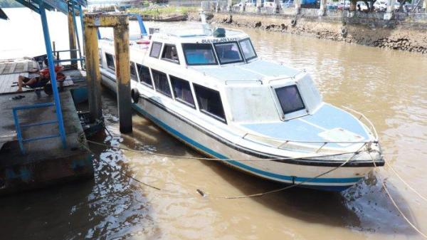 Aktivitas di Pelabuhan Kayan II, Tanjung Selor, Bulungan, Kalimantan Utara.