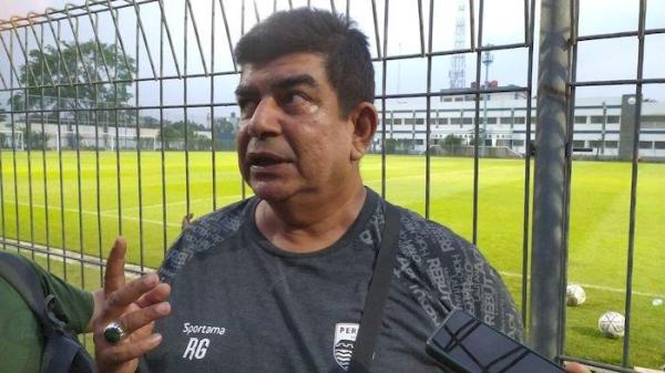Dokter tim Persib, Rafi Ghani menjelaskan, alasan ketiganya berlatih terpisah, lantaran sempat alami cedera. Menurutnya Satrio Azhar dan Nick Kuipers alami keluhan dalam sesi latihan beberapa waktu lalu.
