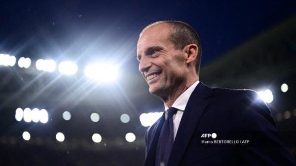 Pelatih Juventus asal Italia Massimiliano Allegri bereaksi sebelum pertandingan sepak bola leg pertama semifinal Liga Eropa UEFA antara Juventus dan Sevilla pada 11 Mei 2023 di stadion Juventus di Turin. Marco BERTORELLO / AFP