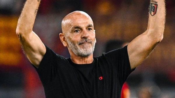 Eks Pelatih AC Milan, Stefano Pioli. (Twitter / @acmilan)