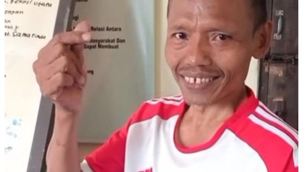 Inilah potret terbaru Sumanto yang sempat terjerat kasus kanibalisme. 